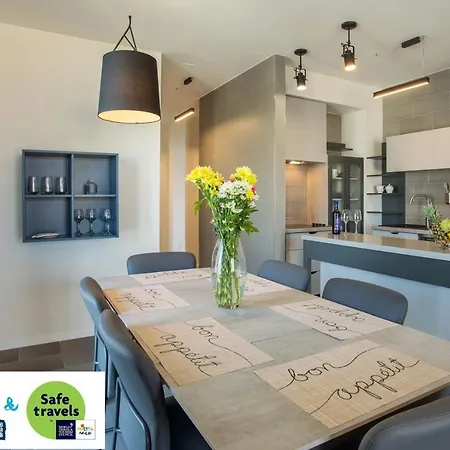 Luxury Marjan - Black アパート *