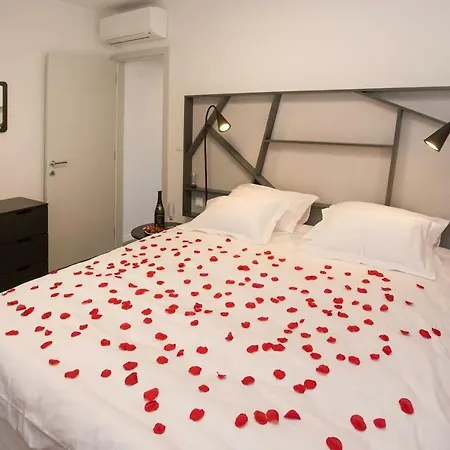 Luxury Marjan - Black Apartment *