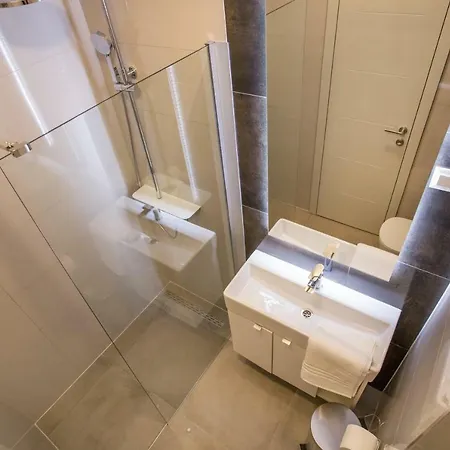 Luxury Marjan - Black スプリト