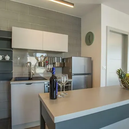 Luxury Marjan - Black Apartment *